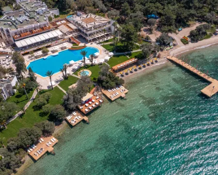 DoubleTree by Hilton Bodrum Isil Club Ultra All Inclusive Resort Hotels in Bodrum