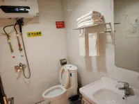 Guangshan Youhao Hotel - parking