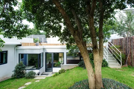 Hangzhou Xilu Homestay (Xihu Scenic Area) Отели рядом с достопримечательностью «Reservoir of Guangming Temple»