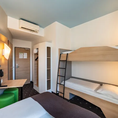 B&B HOTEL Freiburg-Süd Отели рядом с достопримечательностью «Река Дреизам»