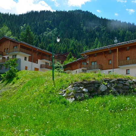 Vacancéole - Résidence les Chalets de la Ramoure Отели в г. Модан