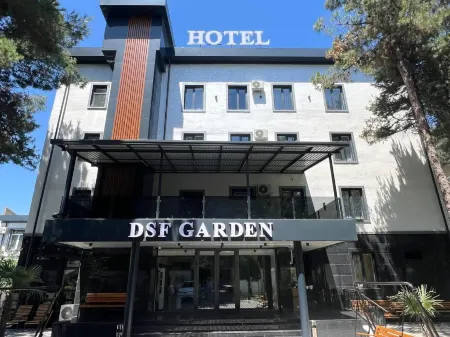 DSF GARDEN Hotel Отели рядом с достопримечательностью «Миллий бог»