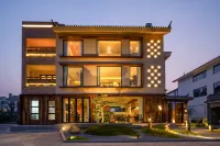 Dali Chenpu Xiangyunshan Homestay (Xizhou Old Town Branch) Hotels in Cangshan Scenic Area