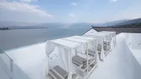 THE SUN AND SEA HOTEL
