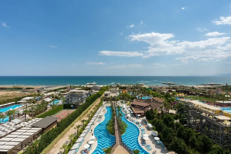 Saturn Palace Resort