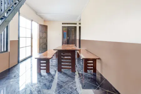 Hotel O Slawi Near Alun- Alu  Slawi Formerly Boarding Inn Отели в г. Tegal Regency