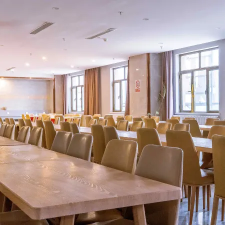 Wujiaqu Western Region Cultural Tourism Hotel