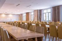 Wujiaqu Western Region Cultural Tourism Hotel Hotel di Wujiaqu