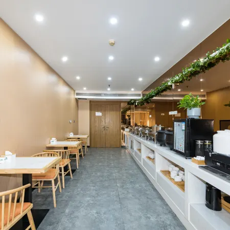 James Joyce Coffetel (Beijing Olympic Stadium Branch） Отели рядом с достопримечательностью «Станция Olympic Green»