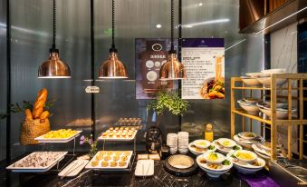 Xiyue Moon Yunxiang Hotel (Kunming South Asian Style Diyicheng Dianchi Branch)