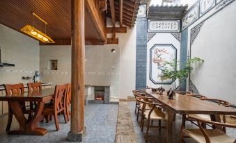 Shaxi Hidden Creek Homestay