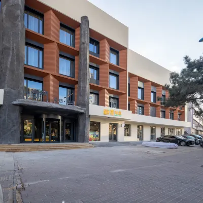 Qinhuangdao Jinmeng Bay  Jinghu Hotel Hotels near Xinao Underwater World