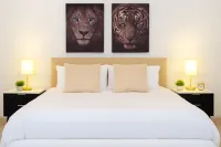 3BR  Retro Jungle Escape Near Darling Harbour Hotels in Ultimo