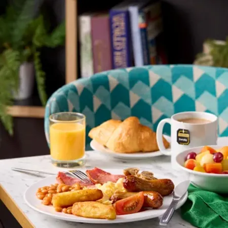 Travelodge London Romford the Quadrant Отели рядом с достопримечательностью «Район Хейнолт»