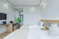 Huyu Light House Homestay Hotel - Beach