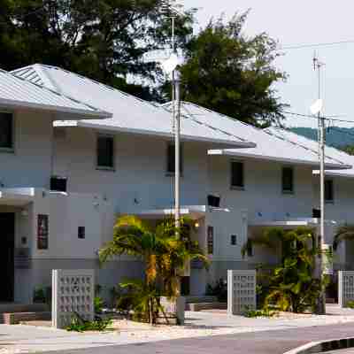 CORAL ISLAND Hotel Exterior