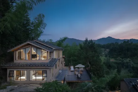 Vretreats· Star Lodge Takada  Boutique Hotel Отели рядом с достопримечательностью «Qianjiangyuan National Forest Park»