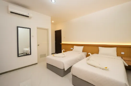 Lume Stay by Sinergi Hotels near Wisata Sam Poo Kong