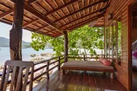 Sensi Paradise Beach Resort Hotel dekat Mae Haad Beach