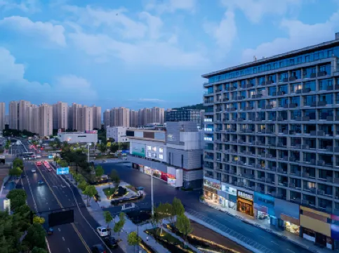 Hanting Hotel (Hangzhou Zhuantang Academy of Fine Arts Xiangshan Metro Station) Hotels near Hangzhou Songcheng Park