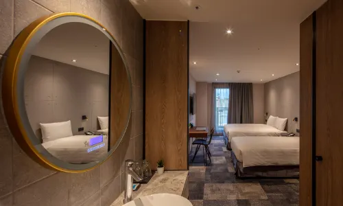 Roaders Plus Hotel Theme
