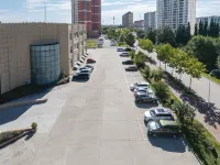 Shangmao Hotel - parking