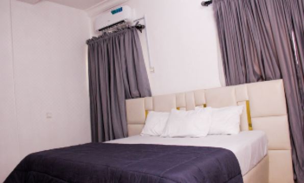 Crestviewers hotel and suite