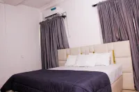 Crestviewers hotel and suite