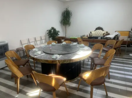 Yiliang Huamiao Homestay Отели рядом с достопримечательностью «Dixiadao Stone Forest»