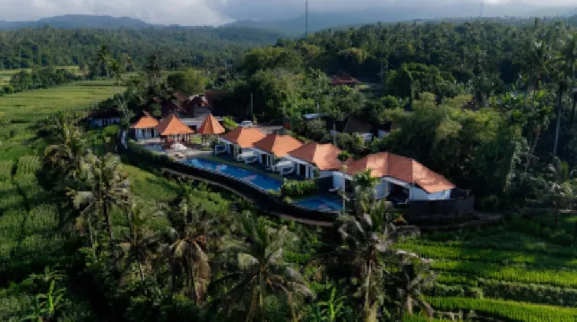 圖姆布靜居 Pura Penataran Pucak Gunung Kembar-Kenusut附近的飯店