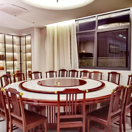 Juyuan Courtyard Homestay