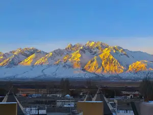 Meet Torgrencia tent camp