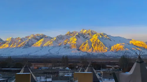 Meet Torgrencia tent camp Hotel a Tashkurgan