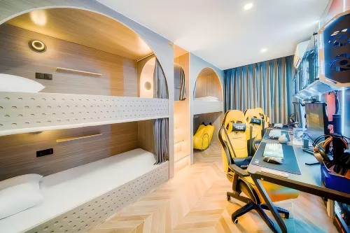 長沙•eスポーツCYBERPUNKDESIGNCINE尊享外設民宿（西湖竜翔橋地下鉄駅）