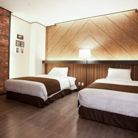Anyang CS Premier Hotel