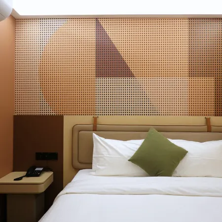 A Hotel Farrer Park, 11 Hrs, Stay From 10PM - 9AM Отели рядом с достопримечательностью «Торговый центр City Square»