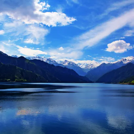 Homeinn Paibaiyun Hotel (Tianshan Tianchi Fukang Old Bus Station Branch)