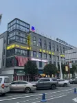 Hua Xiangzi Hotel (Zhenxiong Yilian International Trade City Branch) - 주차장