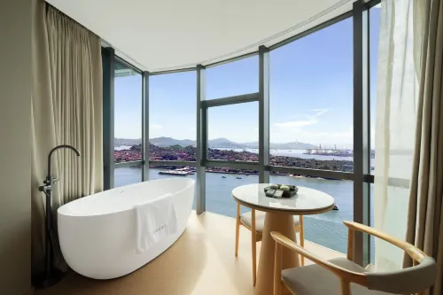 Wangyu Guanlan Seaview Hotel (Zhongshan Road Ferry Terminal)