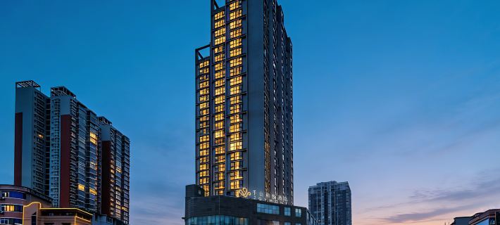 Qianshan Heyue Hotel (Anshun Ancient City Historical and Cultural District Nanma Square) Hotels in Anshun