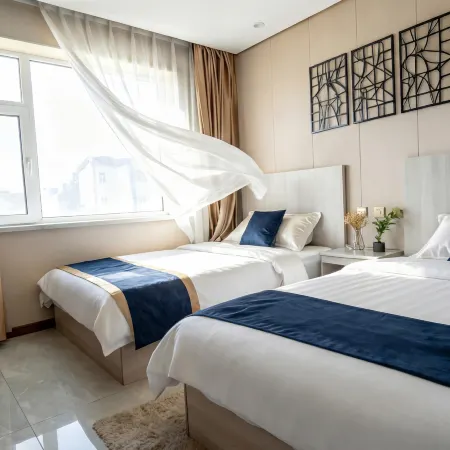 Yinhe Hotel (Changbaishan Shopping Center)