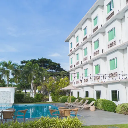 Microtel by Wyndham South Forbes Near Nuvali