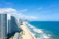 Blue Cloud Seaside Holiday Apartment (Lingshui Qingshui Bay Branch)