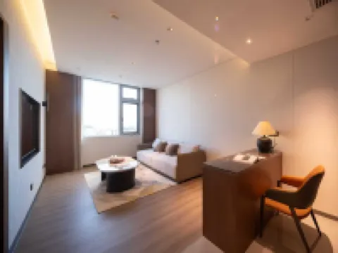 万峰金庭ホテル 羅平 羅平のホテル