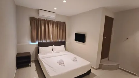 Swing & Pillows @ Bukit Tinggi, Klang in クラン