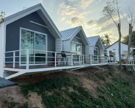 ริมน้ำโอโซน โฮมสเตย์ โรงแรมในอุตรดิตถ์