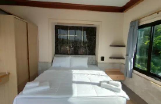 Honey Queen Resort