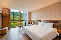 Home Inn Plus (Enshi Xuan'an Yuquan Street Branch) - parking
