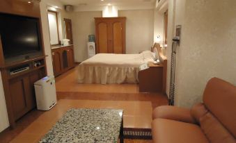 HOTEL IRON PREMIUM ROKKO (Adults Only)