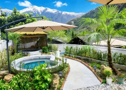 Hailuogou Qiju Inn - Rooftop Pools